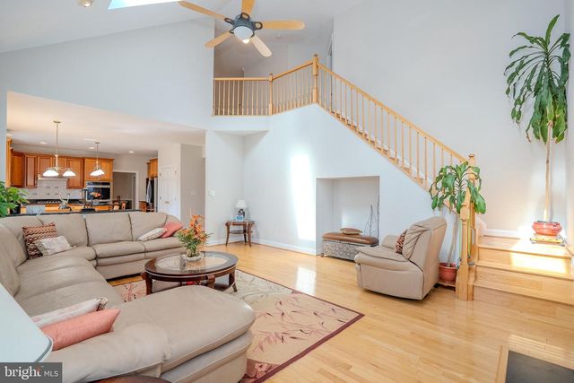 3 COLONIAL COURT, Plainsboro, NJ 08536