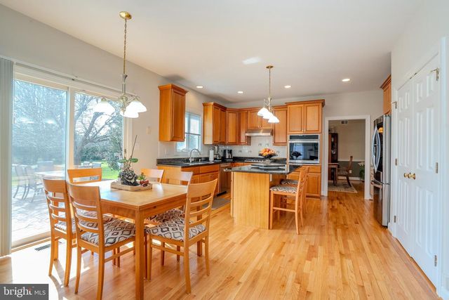 3 COLONIAL COURT, Plainsboro, NJ 08536