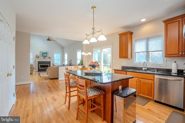 3 COLONIAL COURT, Plainsboro, NJ 08536