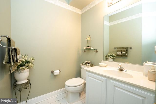 3 COLONIAL COURT, Plainsboro, NJ 08536