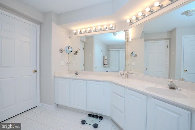 3 COLONIAL COURT, Plainsboro, NJ 08536