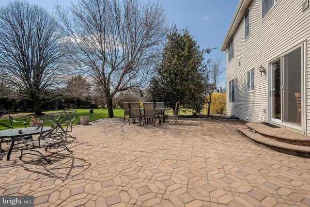 3 COLONIAL COURT, Plainsboro, NJ 08536