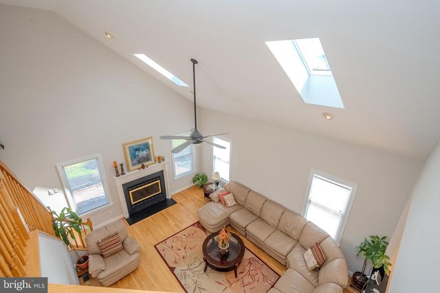 3 COLONIAL COURT, Plainsboro, NJ 08536