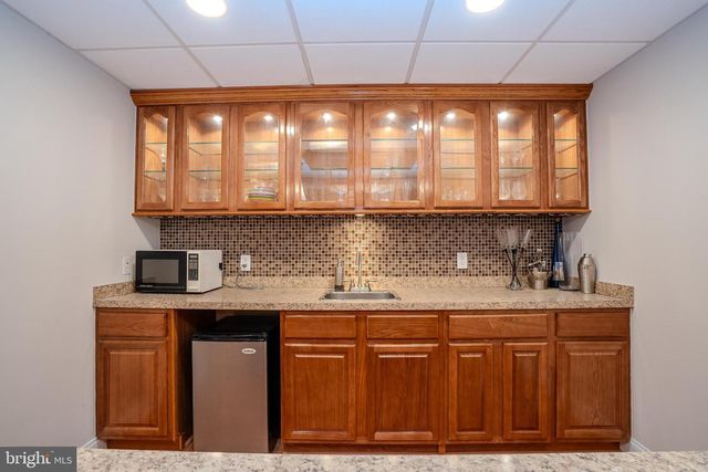 3 COLONIAL COURT, Plainsboro, NJ 08536