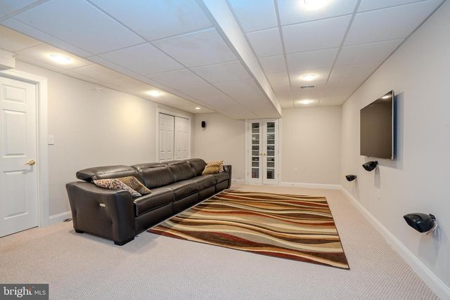 3 COLONIAL COURT, Plainsboro, NJ 08536