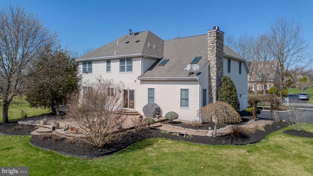 3 COLONIAL COURT, Plainsboro, NJ 08536