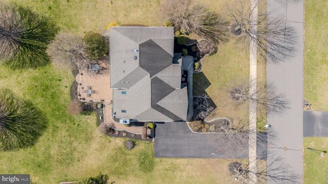 3 COLONIAL COURT, Plainsboro, NJ 08536