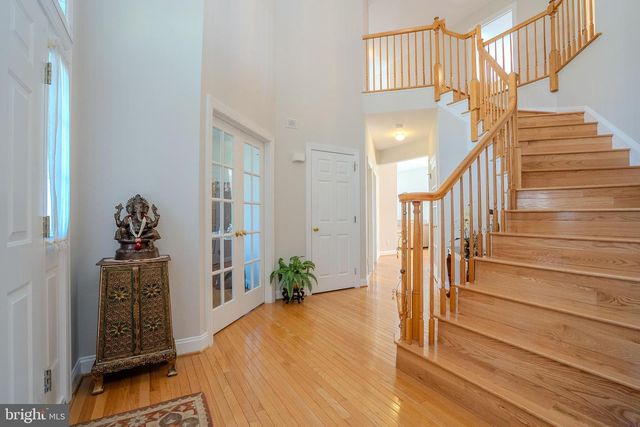 3 COLONIAL COURT, Plainsboro, NJ 08536