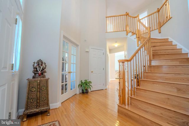 3 COLONIAL COURT, Plainsboro, NJ 08536