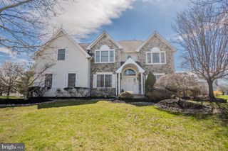 3 COLONIAL COURT, Plainsboro, NJ 08536
