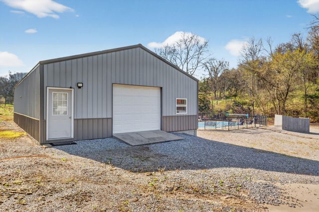 4355 Browning Branch Rd, Bethpage, TN 37022