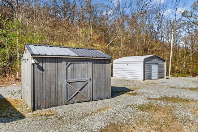 4355 Browning Branch Rd, Bethpage, TN 37022