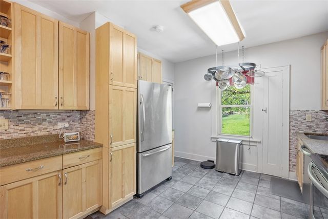 9 Speer Dr, Kennedy Twp, PA 15108