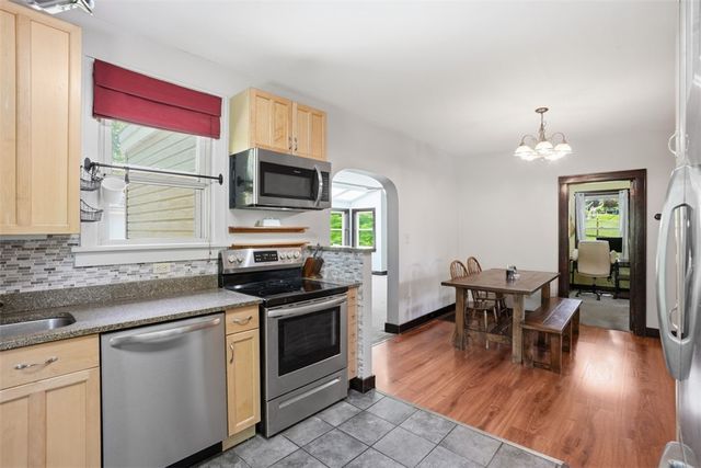 9 Speer Dr, Kennedy Twp, PA 15108