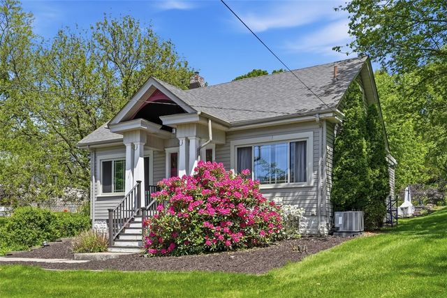 9 Speer Dr, Kennedy Twp, PA 15108