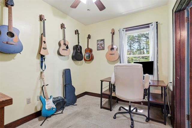 9 Speer Dr, Kennedy Twp, PA 15108