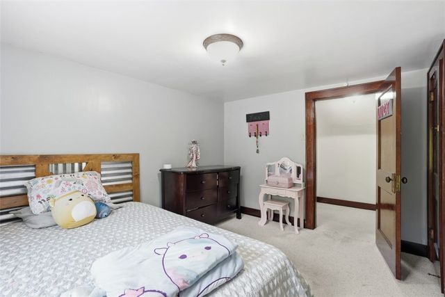 9 Speer Dr, Kennedy Twp, PA 15108