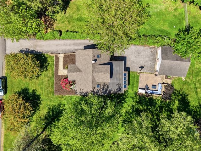 9 Speer Dr, Kennedy Twp, PA 15108