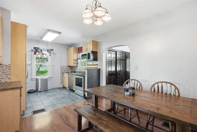 9 Speer Dr, Kennedy Twp, PA 15108