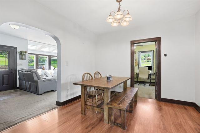 9 Speer Dr, Kennedy Twp, PA 15108