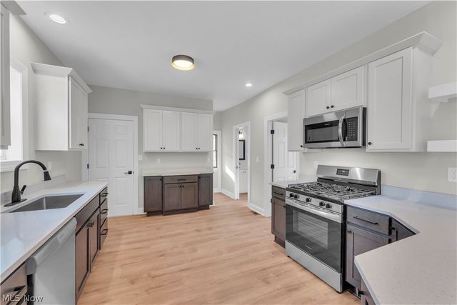 1330 W 67th Street, Cleveland, OH 44102