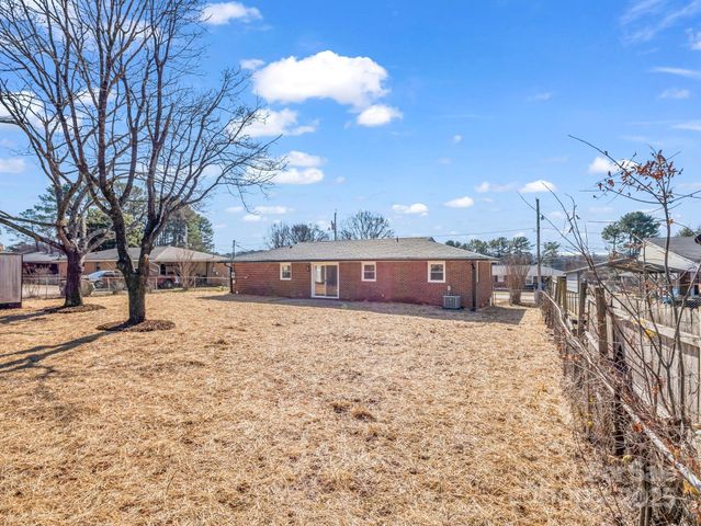 184 Sedgefield Drive, Forest City, NC 28043