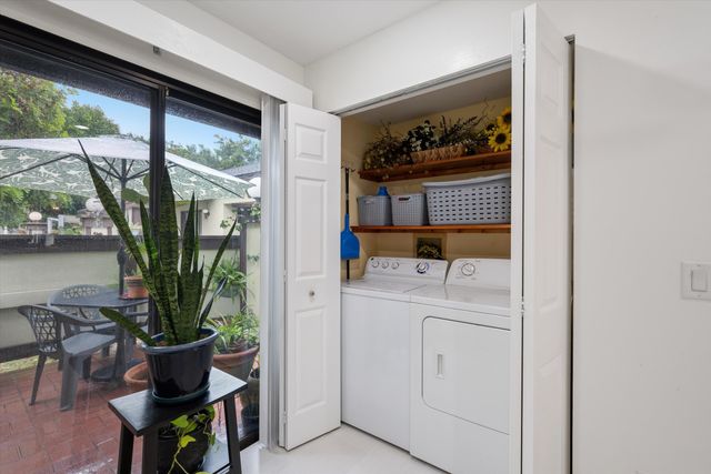 291 Amber Court, Royal Palm Beach, FL 33411
