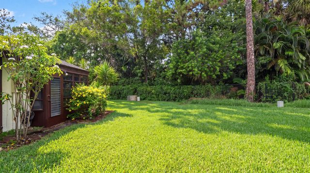 291 Amber Court, Royal Palm Beach, FL 33411