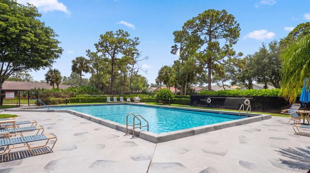 291 Amber Court, Royal Palm Beach, FL 33411