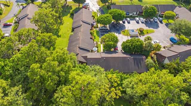 291 Amber Court, Royal Palm Beach, FL 33411