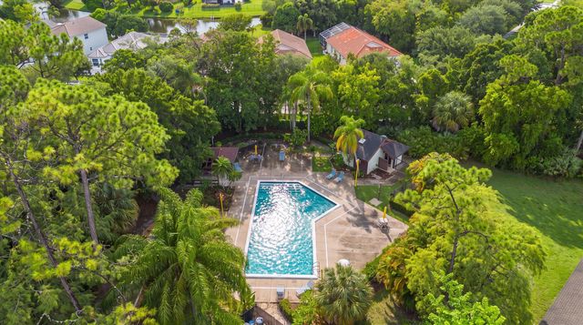 291 Amber Court, Royal Palm Beach, FL 33411