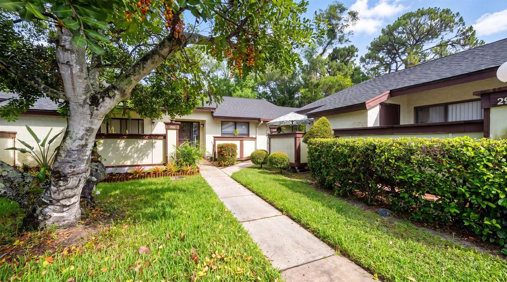 291 Amber Court, Royal Palm Beach, FL 33411