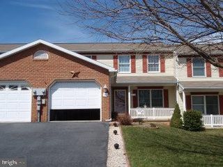 357 ACORN CIR, Lebanon, PA 17042
