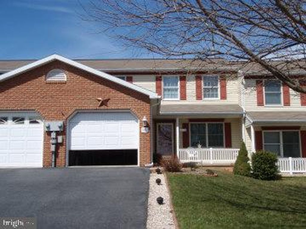 357 ACORN CIR, Lebanon, PA 17042