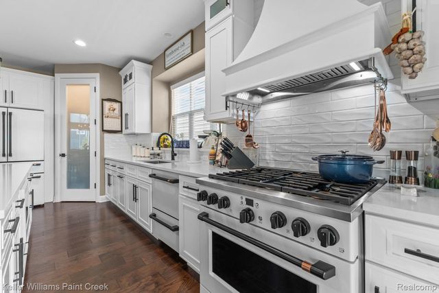 19376 Ryan Drive, Macomb Township, MI 48042