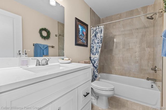 19376 Ryan Drive, Macomb Township, MI 48042