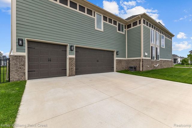 19376 Ryan Drive, Macomb Township, MI 48042