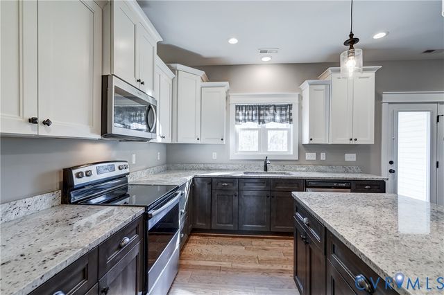 2112 Wood Flower Rd, Powhatan, VA 23139