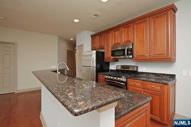 7400 River Road 311, North Bergen, NJ 07047