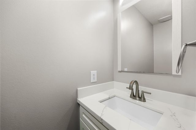 2605 Los Alamos Circle, Deer Park, TX 77536