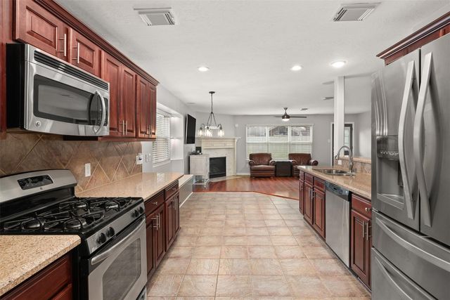 2605 Los Alamos Circle, Deer Park, TX 77536