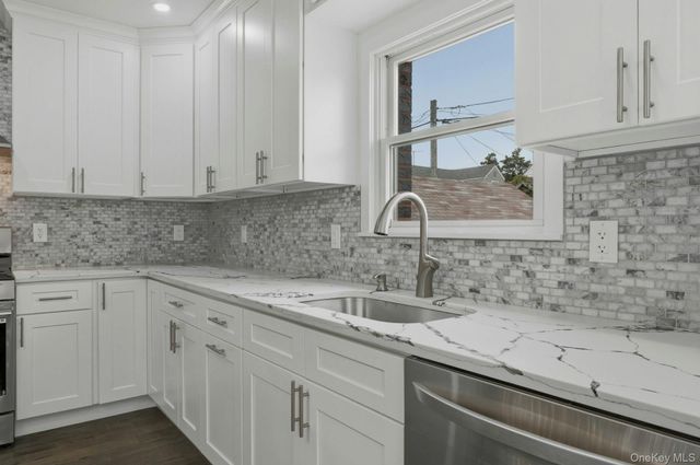 83-41 Little Neck Parkway, Glen Oaks, NY 11004