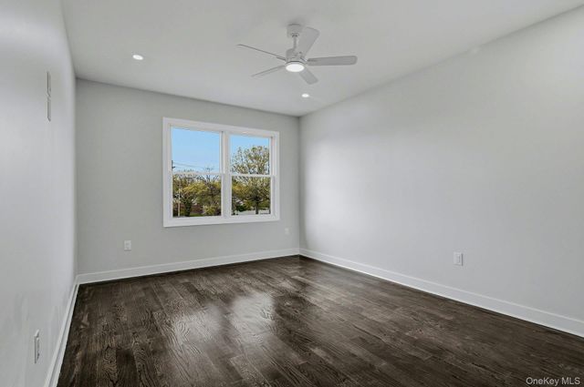 83-41 Little Neck Parkway, Glen Oaks, NY 11004