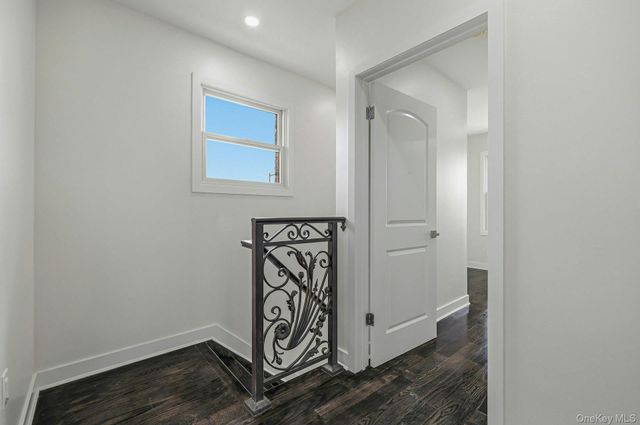 83-41 Little Neck Parkway, Glen Oaks, NY 11004