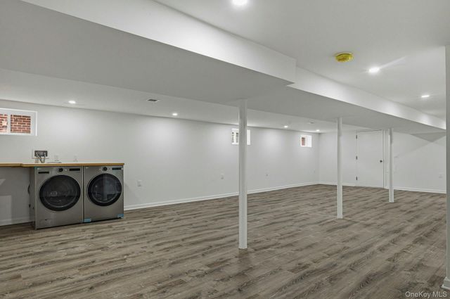 83-41 Little Neck Parkway, Glen Oaks, NY 11004