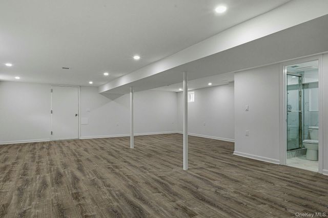 83-41 Little Neck Parkway, Glen Oaks, NY 11004