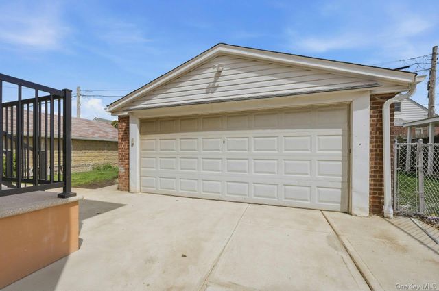 83-41 Little Neck Parkway, Glen Oaks, NY 11004