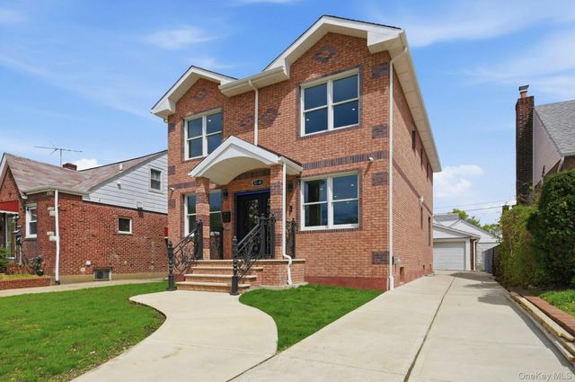 83-41 Little Neck Parkway, Glen Oaks, NY 11004