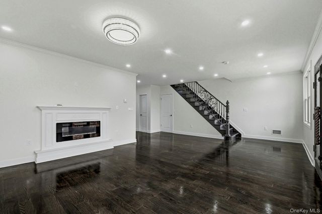 83-41 Little Neck Parkway, Glen Oaks, NY 11004