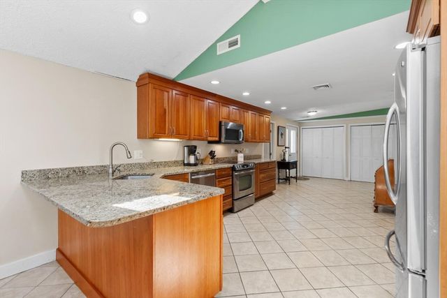 52 Coolidge Rd, Danvers, MA 01923